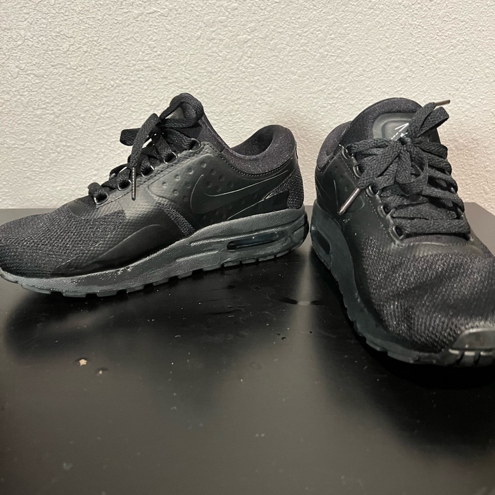 Nike Air Max Zero Essential Triple Black